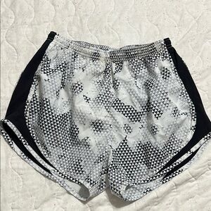 Nike Women’s Size Medium Shorts